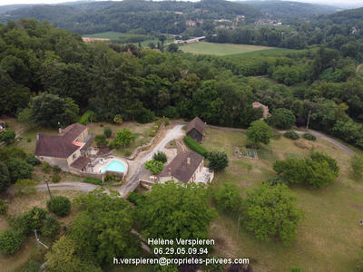 Maison - 300 m² - 12 pièces