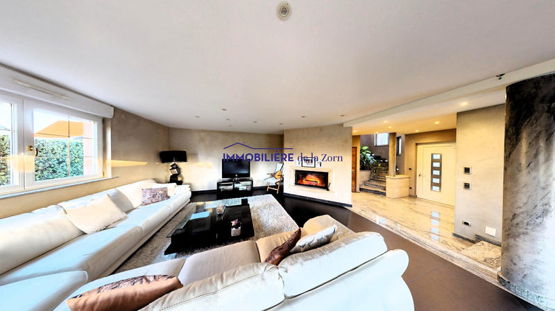 Maison - 196 m² - 8 pièces