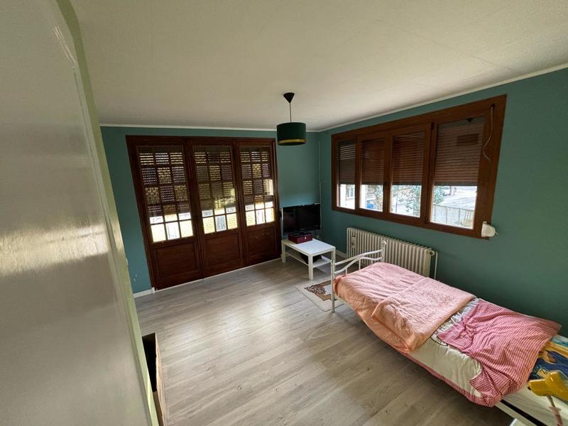 Maison - 186 m² - 8 pièces