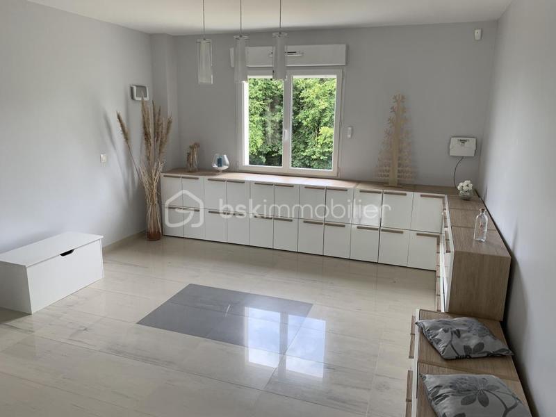 Maison traditionnelle - 159 m² - 6 pièces