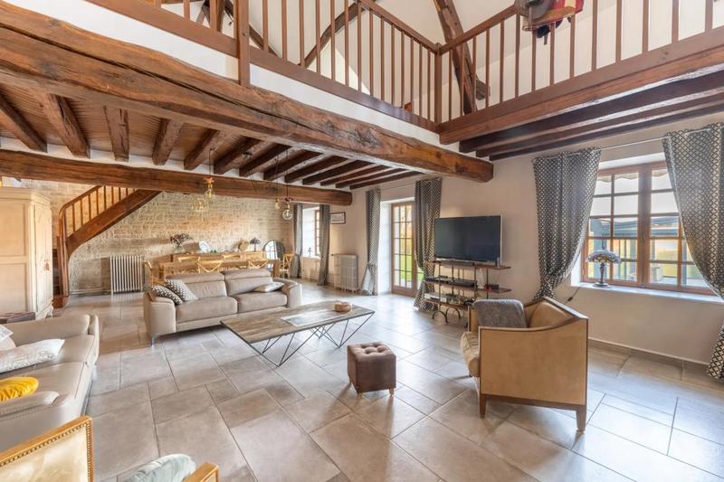 Corps de ferme - 270 m² - 9 pièces