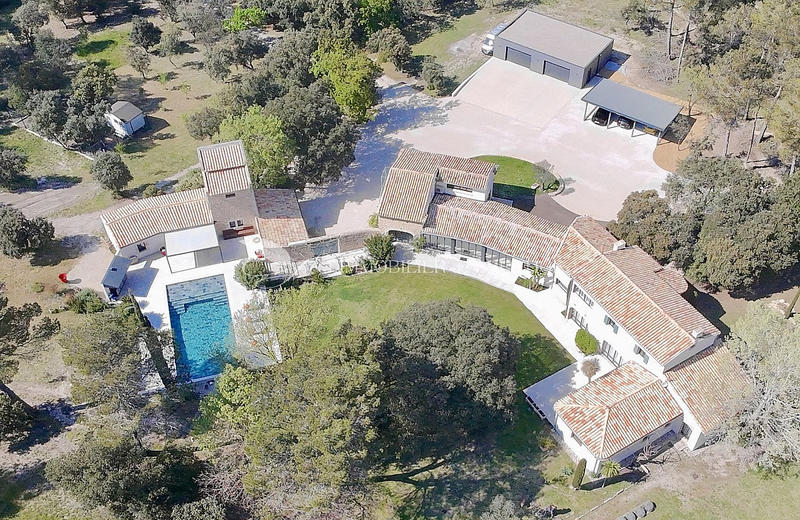 Propriété - 600 m² - 17 pièces