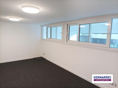 Bureau - 81 m² - 4 pièces