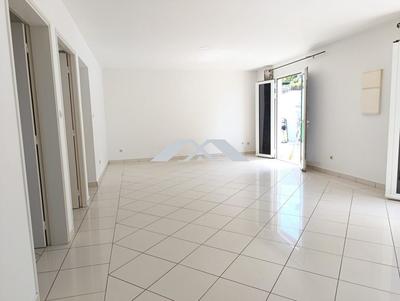 Maison - 90 m² - 3 pièces