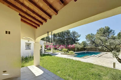 Maison - 160 m² - 4 pièces