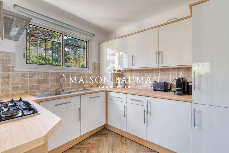 Villa - 212 m² - 9 pièces