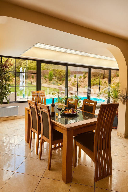 Maison - 183 m² - 7 pièces