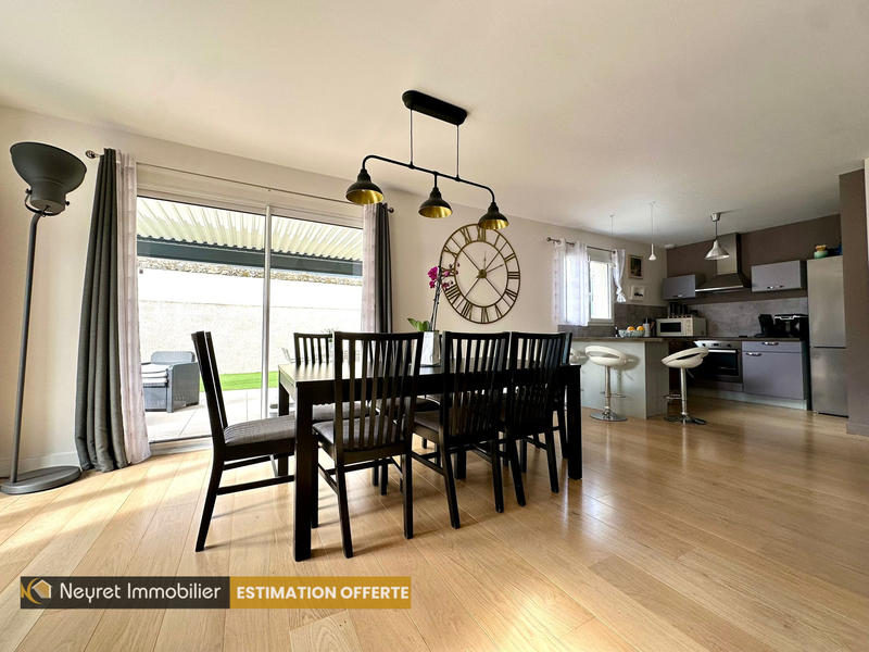 Maison - 90 m² - 5 pièces