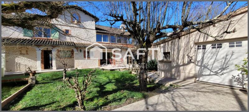 Maison - 234 m² - 9 pièces