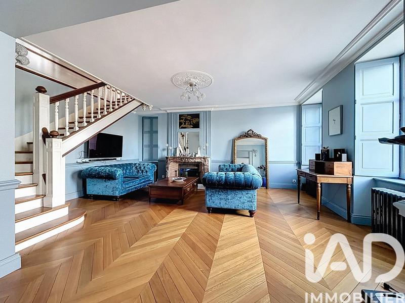 Maison - 340 m² - 9 pièces