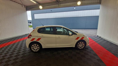 Peugeot 208 affaire Puretech 82 Ss Premium Pack