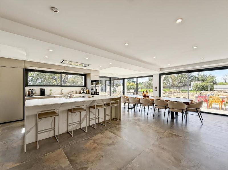 Maison - 215 m² - 5 pièces