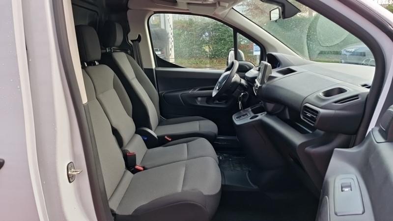 Peugeot Partner Electrique m 800 kg 136 ch batterie 50 kwh