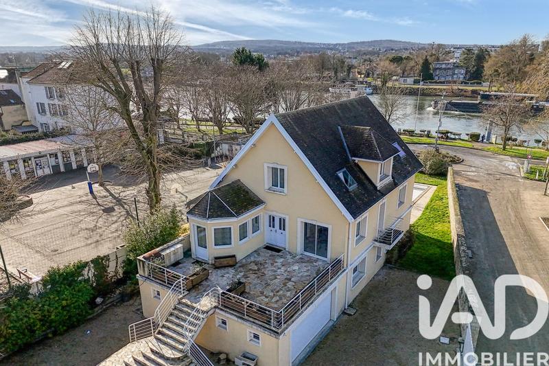 Maison - 247 m² - 10 pièces
