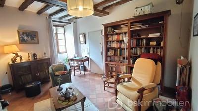 Maison - 260 m² - 11 pièces