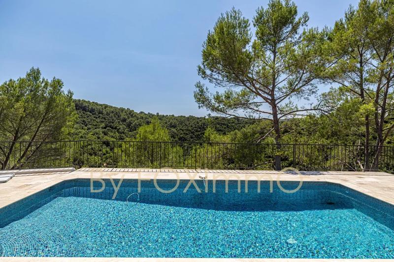 Villa - 214 m² - 6 pièces