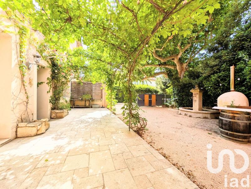 Maison - 425 m² - 16 pièces