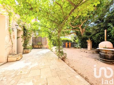 Maison - 425 m² - 16 pièces