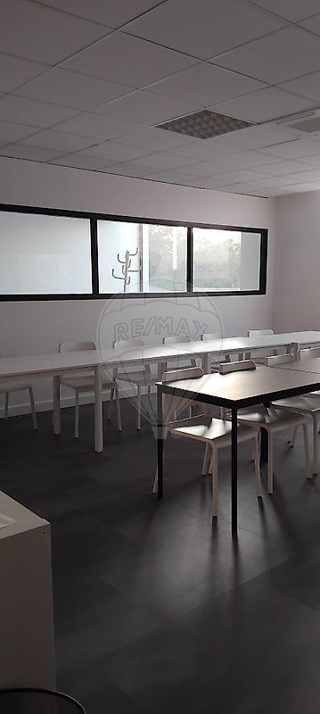 Local commercial - 232 m² - 8 pièces