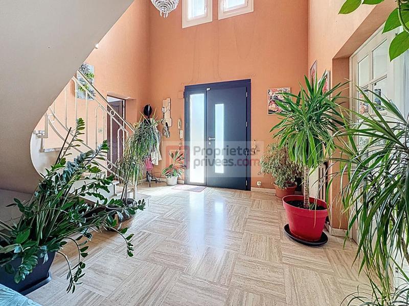 Maison - 187 m² - 7 pièces