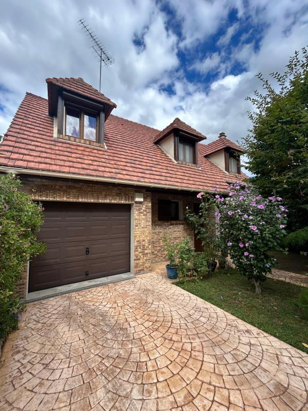 Maison - 96 m² - 4 pièces