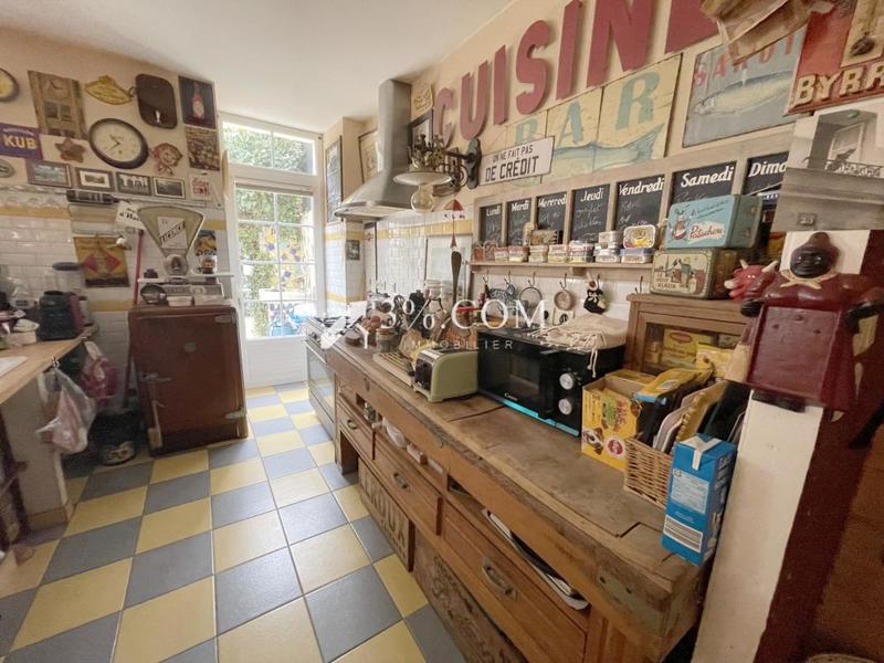 Maison - 235 m² - 6 pièces