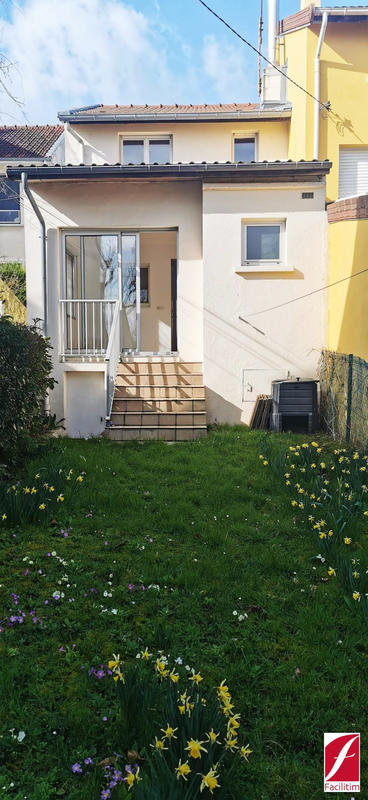 Maison traditionnelle - 76 m² - 5 pièces