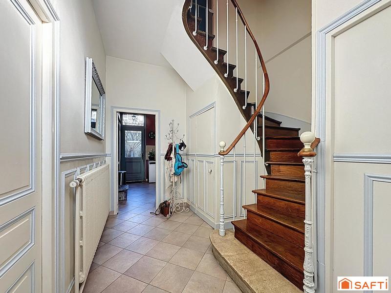 Maison - 183 m² - 9 pièces