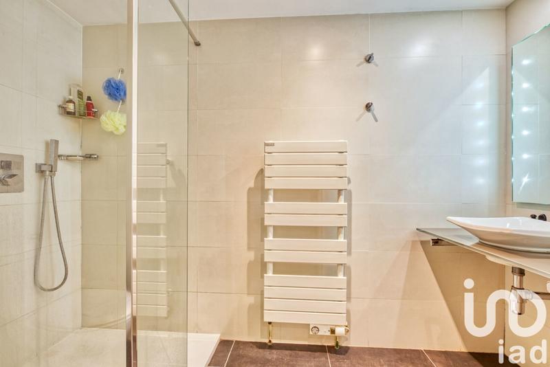 Maison - 220 m² - 5 pièces