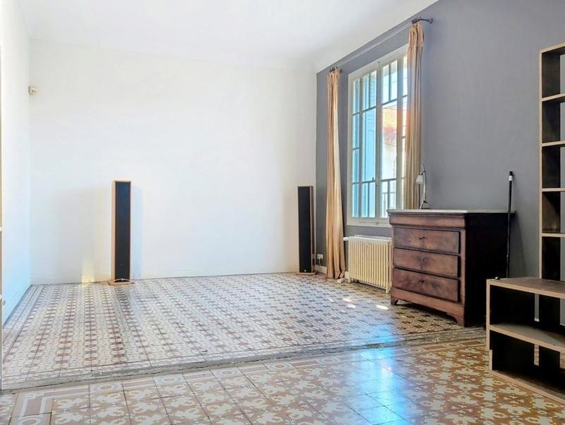 Maison - 230 m² - 8 pièces