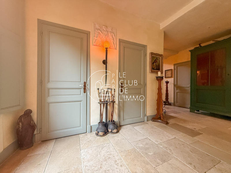 Maison - 280 m² - 10 pièces