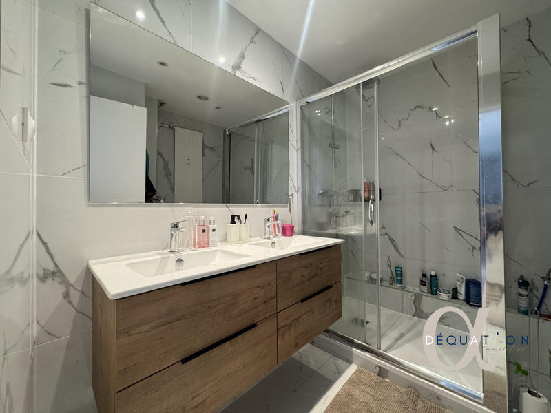 Appartement - 80 m² - 5 pièces