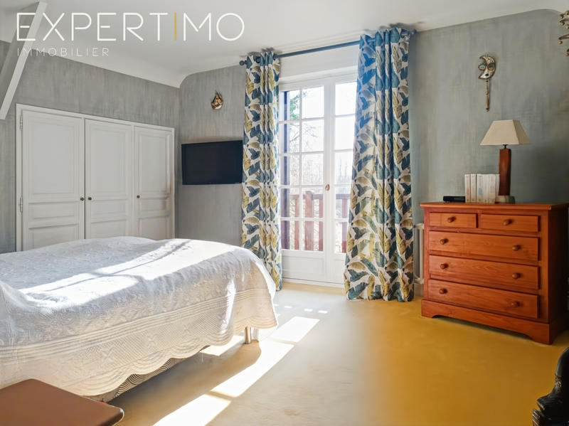 Maison - 388 m² - 11 pièces