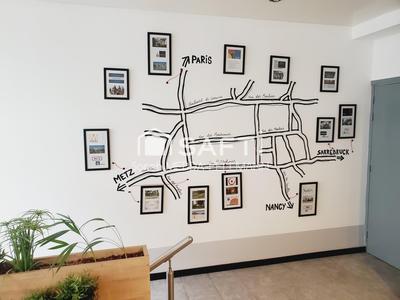 Local commercial - 1 257 m² - 30 pièces