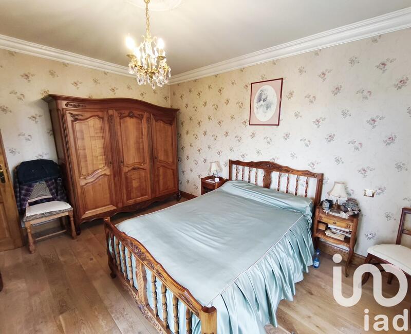 Maison - 210 m² - 6 pièces