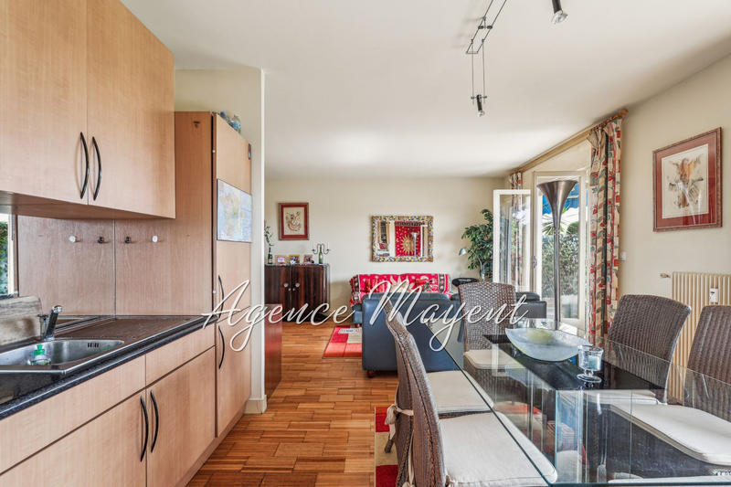 Appartement - 72 m² - 3 pièces