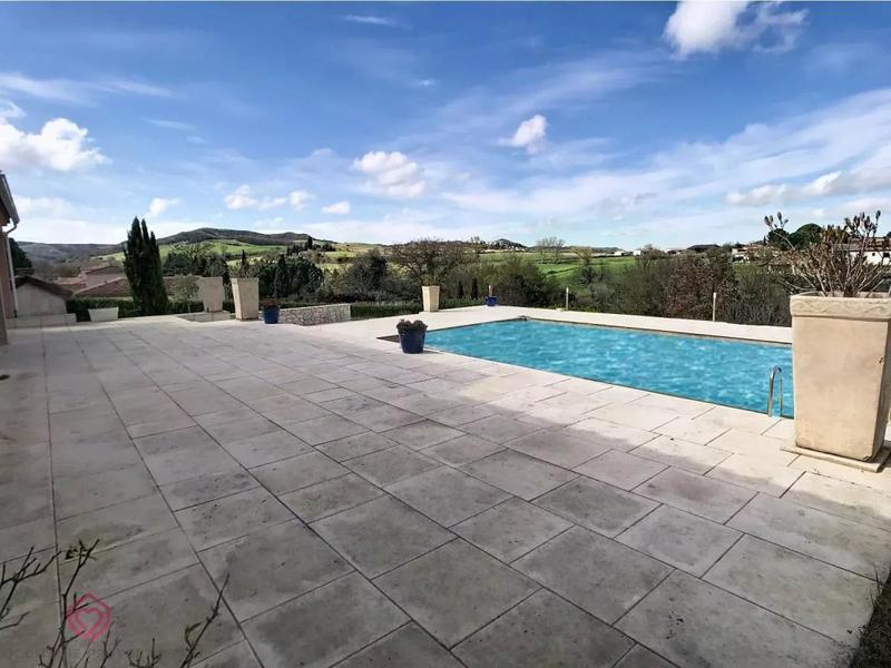 Villa - 205 m² - 7 pièces