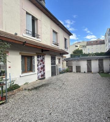 Immeuble - 254 m² - 13 pièces