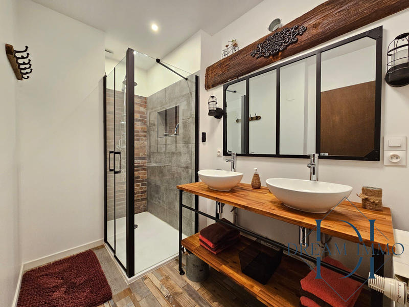 Maison - 380 m² - 11 pièces