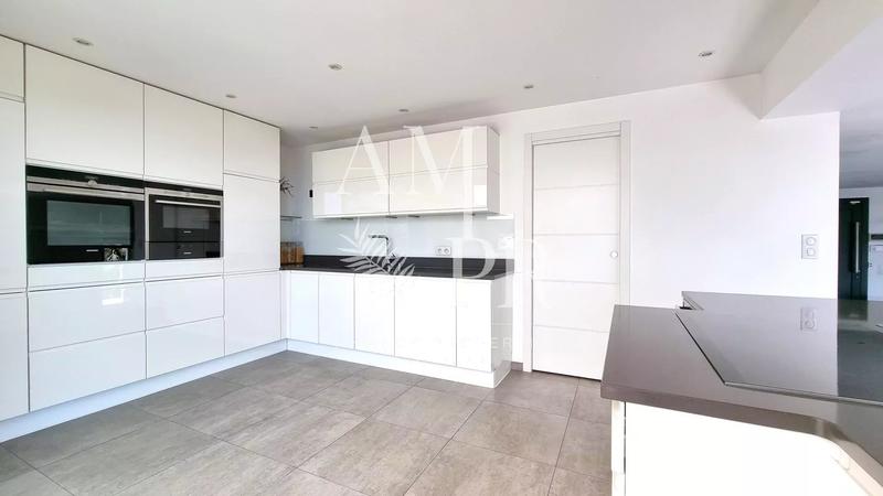 Villa - 185 m² - 7 pièces