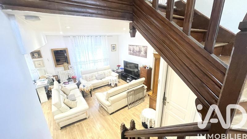 Maison - 201 m² - 7 pièces