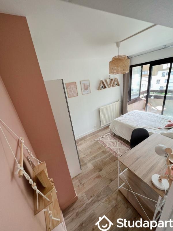 Chambre - 9 m² - 1 pièce