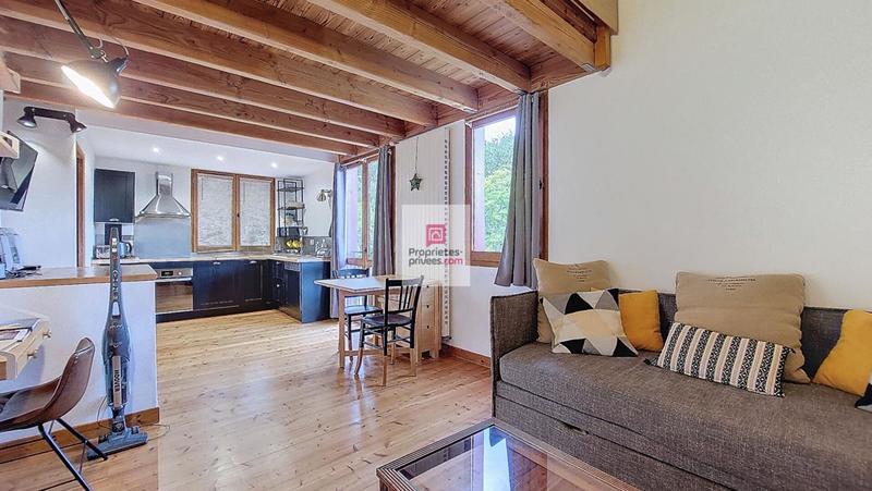 Maison - 215 m² - 7 pièces