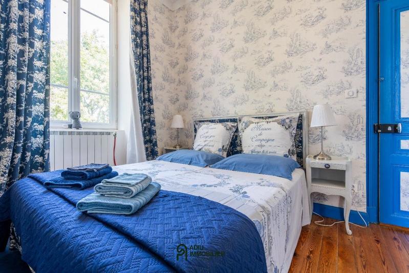 Maison de maîtres - 303 m² - 9 pièces