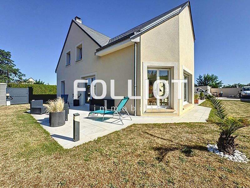 Maison - 225 m² - 8 pièces