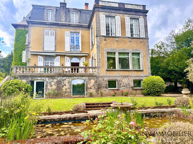 Château - 876 m² - 18 pièces