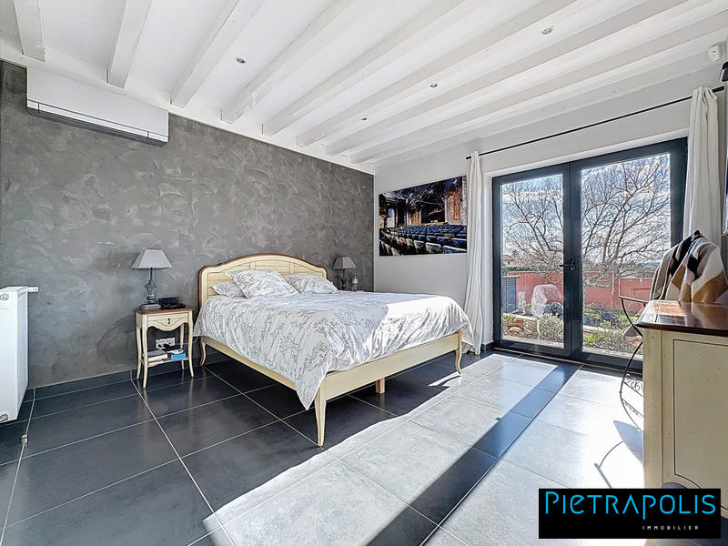 Maison contemporaine - 322 m² - 8 pièces