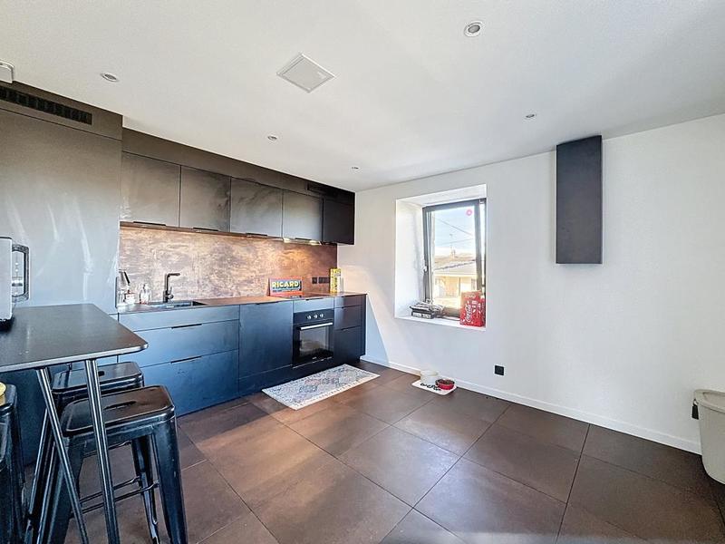 Appartement - 77 m² - 2 pièces