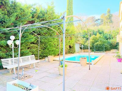 Villa - 232 m² - 6 pièces