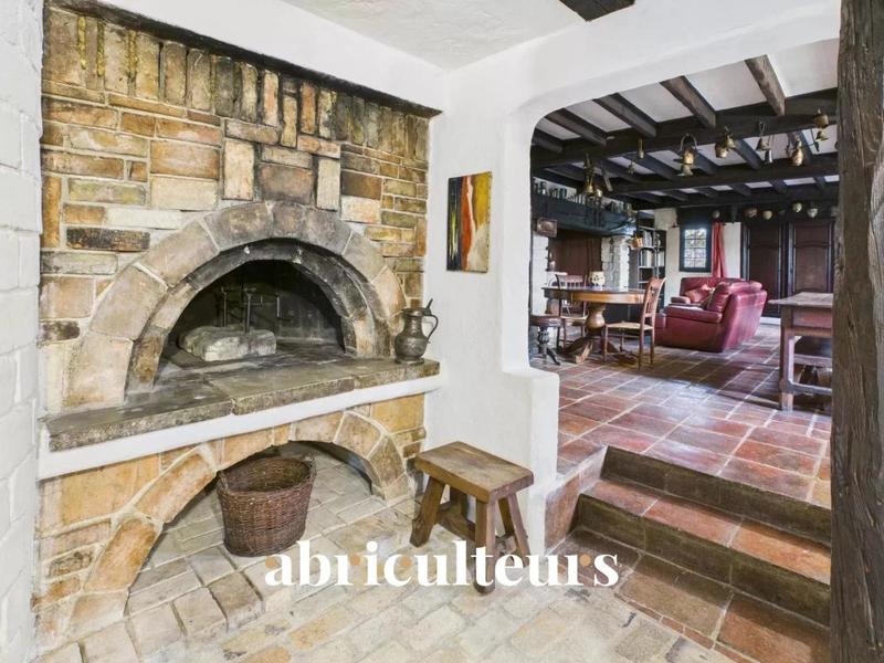 Propriété - 223 m² - 7 pièces